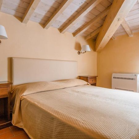 Hotel Milton مارينا دي بييتراسانْت المظهر الخارجي الصورة