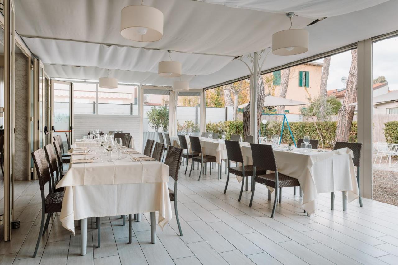 Hotel Milton مارينا دي بييتراسانْت المظهر الخارجي الصورة