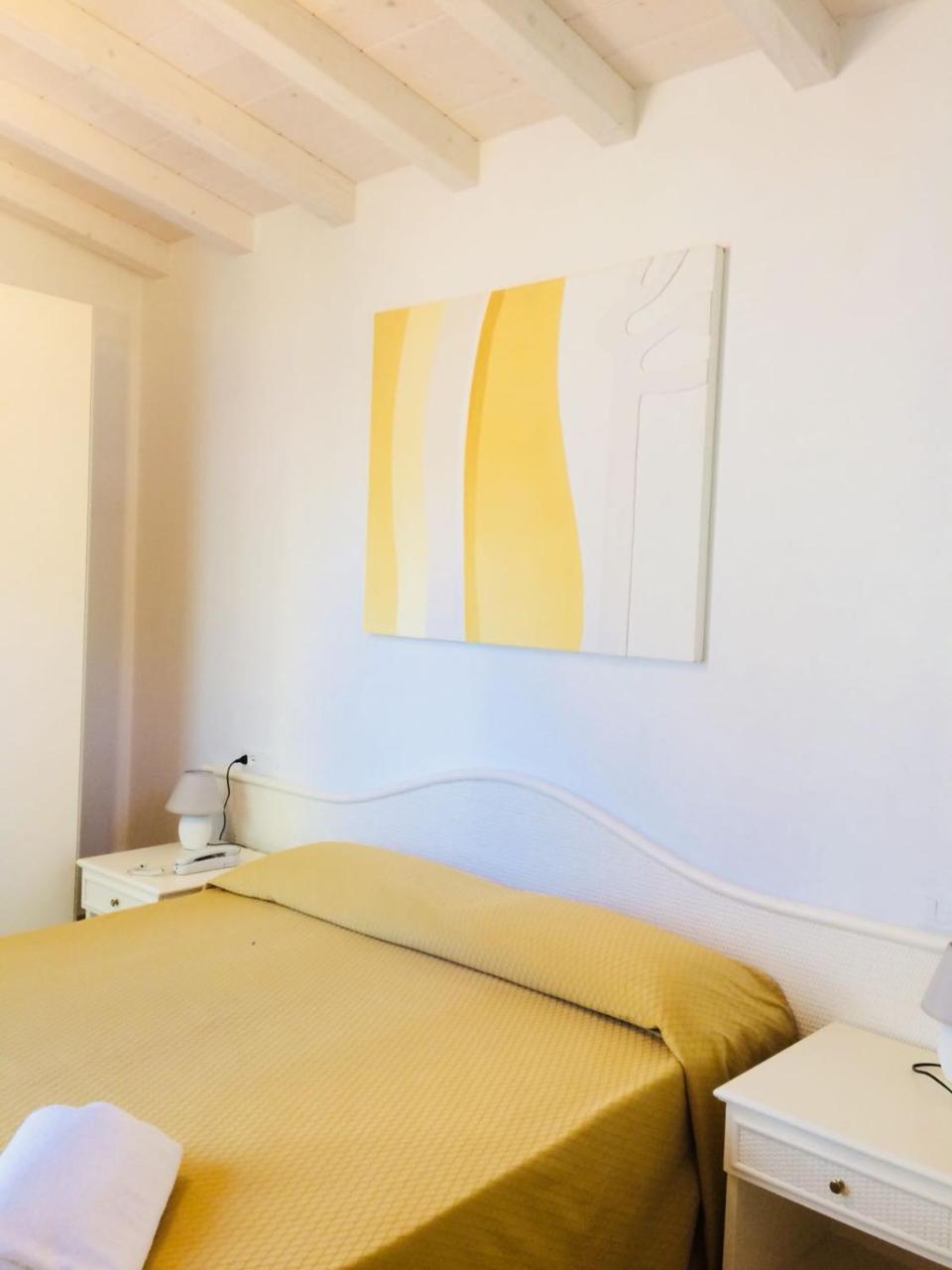 Hotel Milton مارينا دي بييتراسانْت المظهر الخارجي الصورة